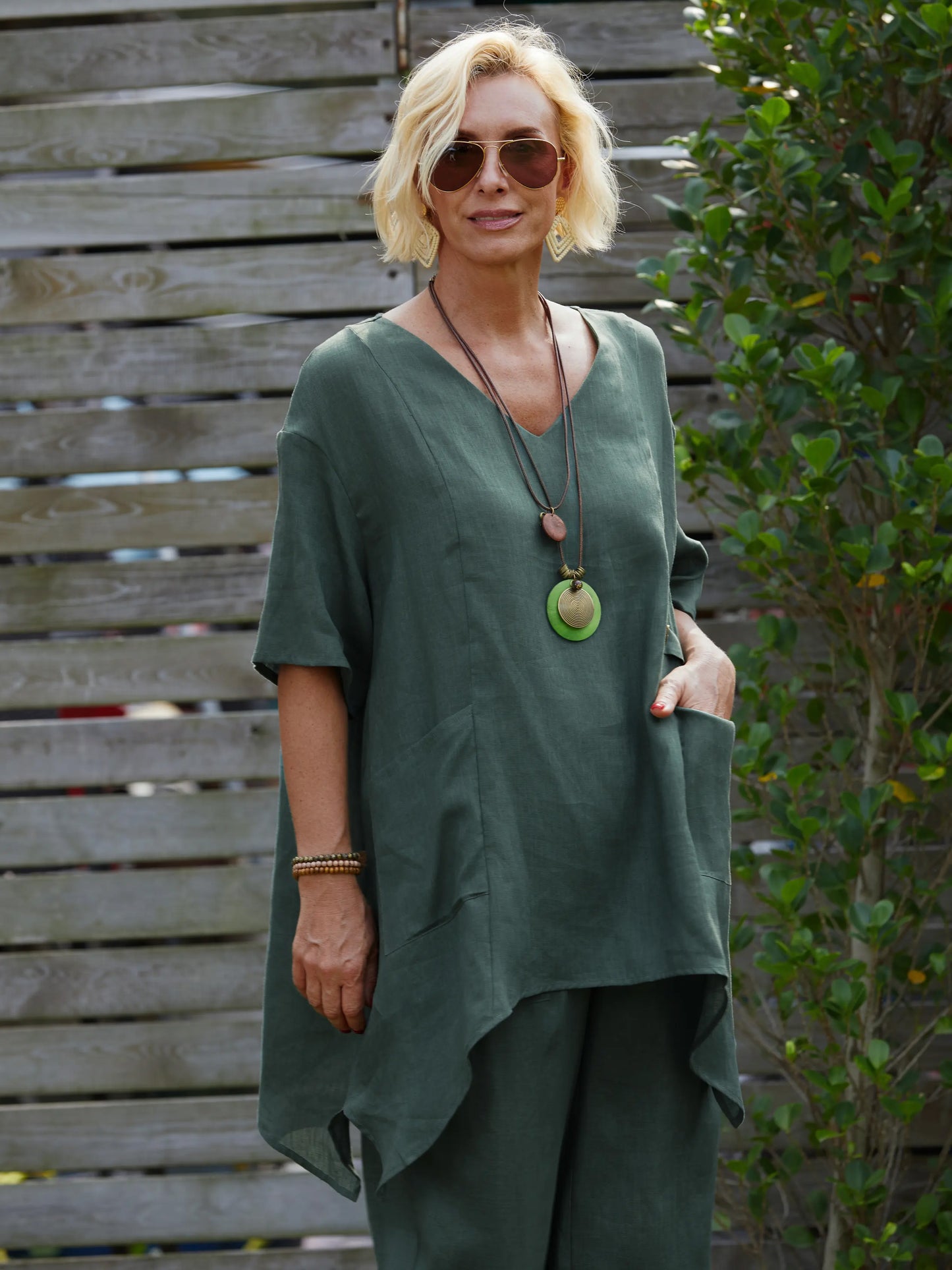 Mira | 100% linen v-neck tunic with side detail